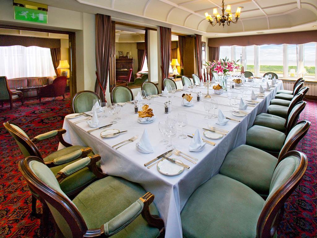 Kingsway Hotel. คลีทอร์ปส์ ภายนอก รูปภาพ