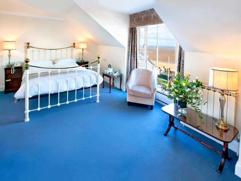 Kingsway Hotel. คลีทอร์ปส์ ภายนอก รูปภาพ